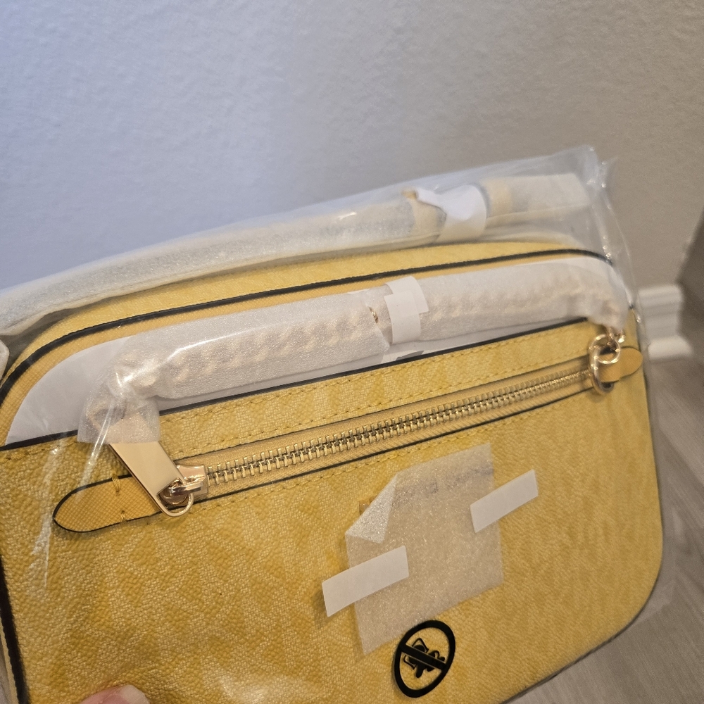 NWT Michael Kors Jet Set Large Logo Crossbody Bag Daisy Yellow - Picture 7 of 10